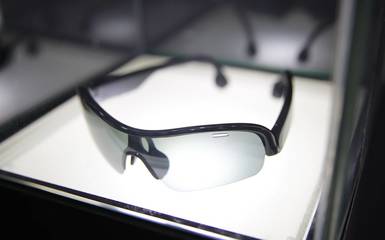 探訪韶音骨傳導(dǎo)耳機(jī)工廠 從眼鏡到未來，一場(chǎng)聽覺技術(shù)的革命